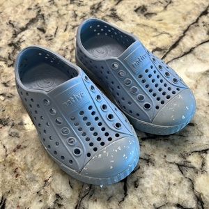 Native toddler Jefferson Bloom in light blue C4 EUC